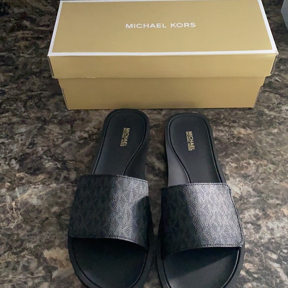Michael Kors Gilmore sandals size 8 - Picture 2 of 7
